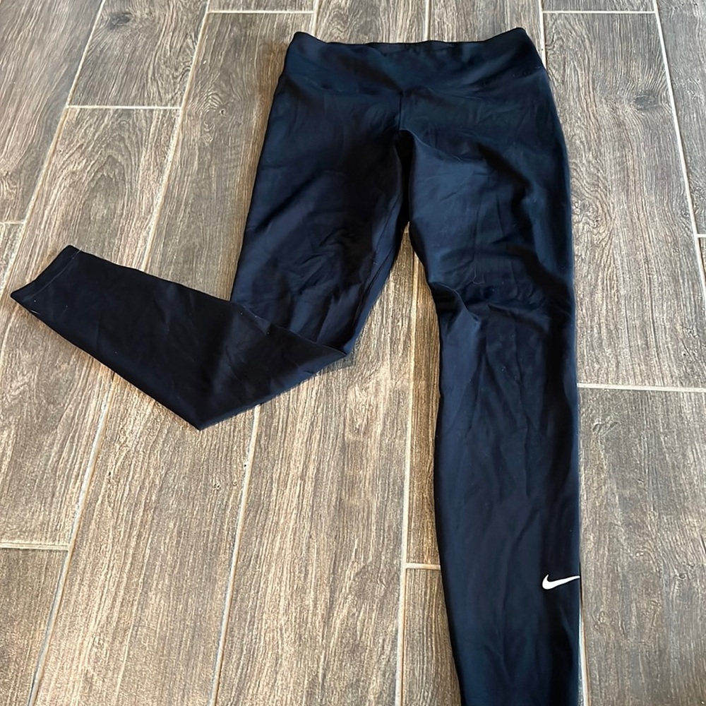 Black Nike leggings